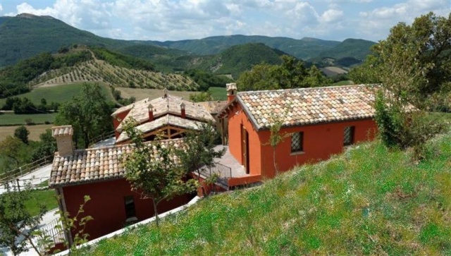 20160504050347Zwembad Agriturismo Le Marche 1a