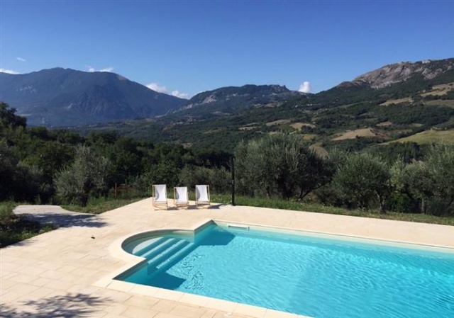 Huis Met Zwembad In Abruzzo 1