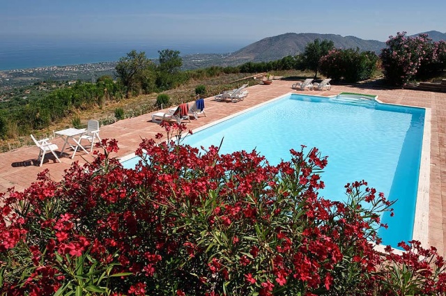 Noord Sicilie Vakantie Appartement Met Zeezicht En Zwembad 3