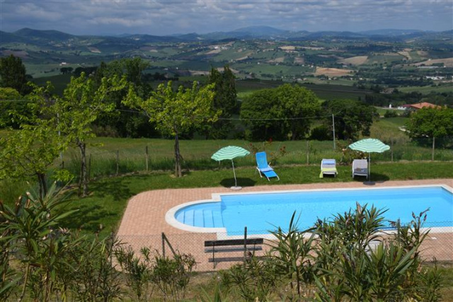 Villa Met Zwembad Montecarotta 18