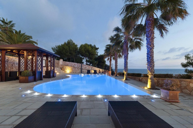 Villa Met Zwembad En Zeezicht Puglia 27
