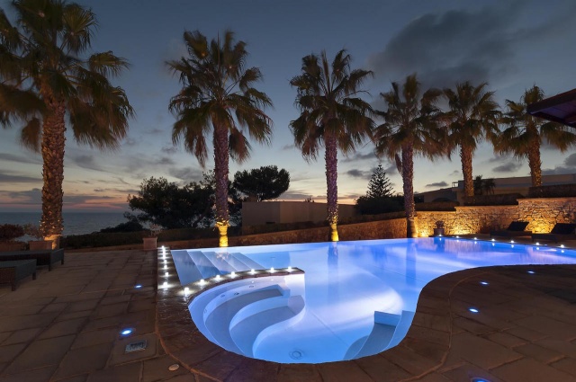Villa Met Zwembad En Zeezicht Puglia 28