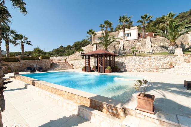 Villa Met Zwembad En Zeezicht Puglia 8